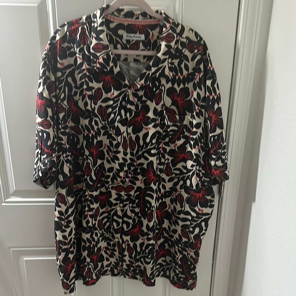 Tommy Bahama Black and White Boxy Notched Collar Shirt